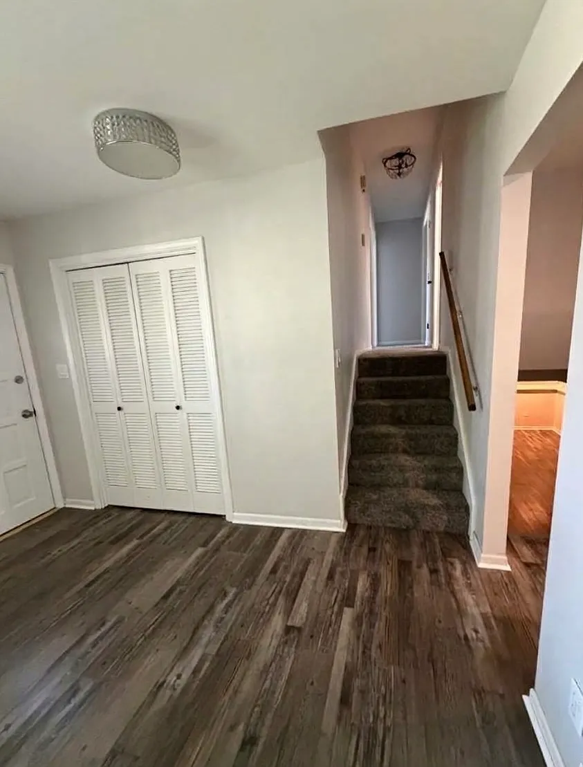 3 bed, 1172 sqft, $2,000 — Photo 3