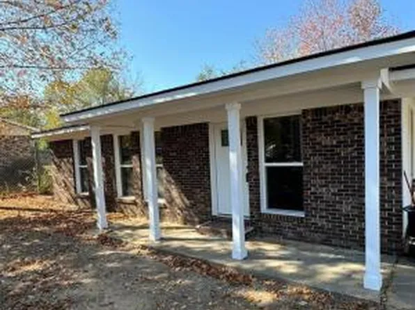 205 Woodstock Ln, Clarksville, AR 72830