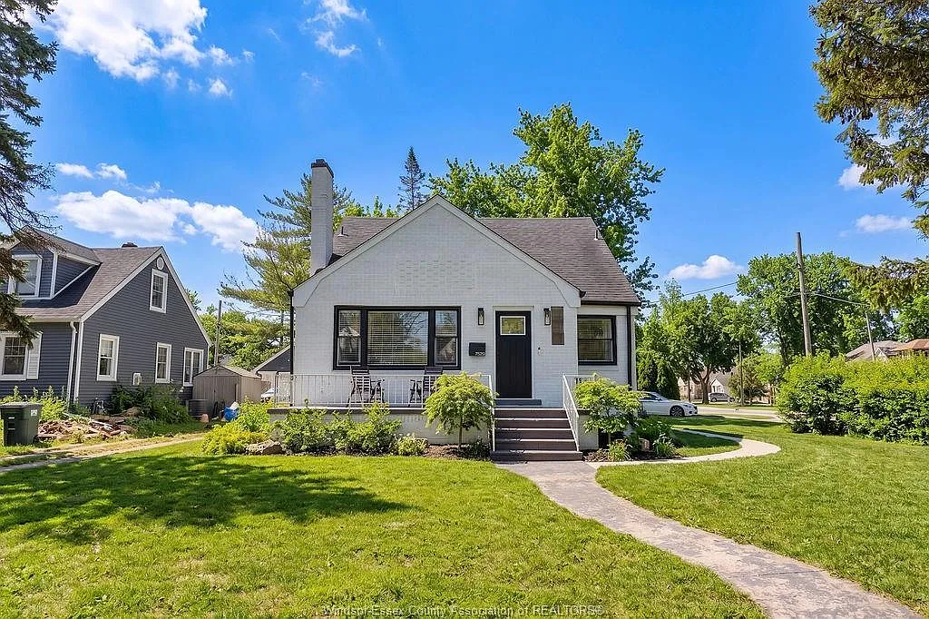 4 bed, $3,000 — Photo 2