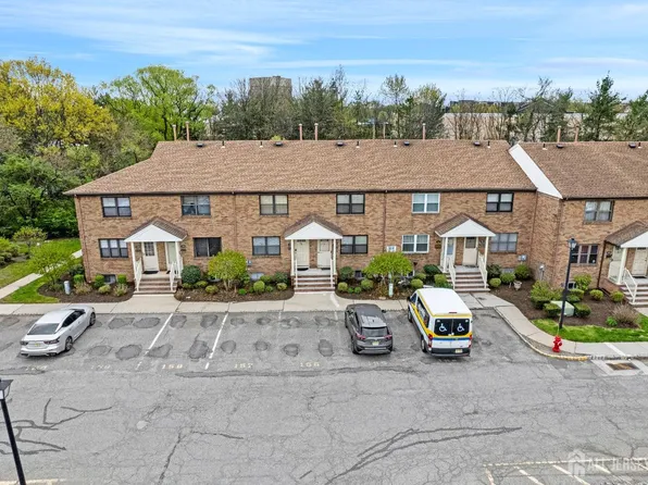 706 Sharon Garden Ct, Woodbridge, NJ 07095
