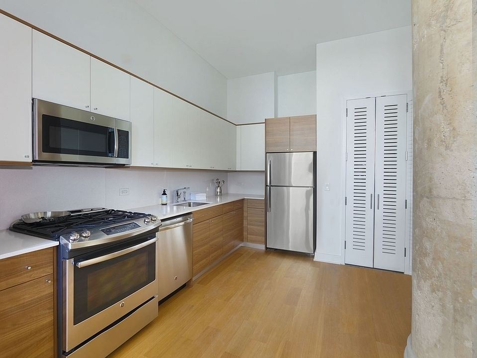 1st image of 4322 Queens St APT 4606