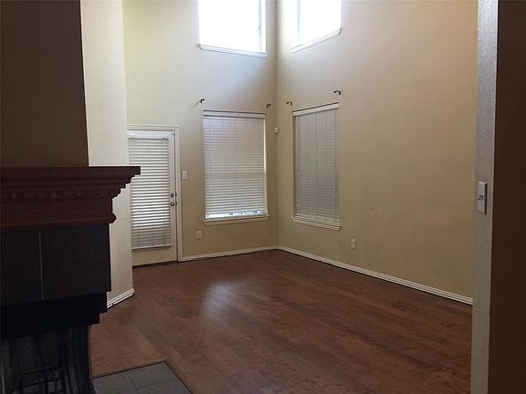 5th image of 9833 Walnut Hill Dr