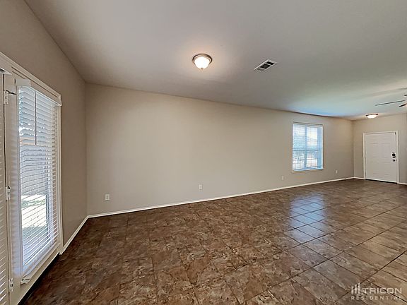 5th image of 209 Stable Dr