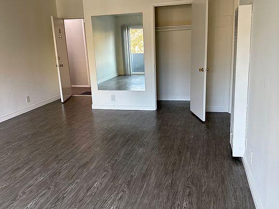 5th image of 1042 6th St #15