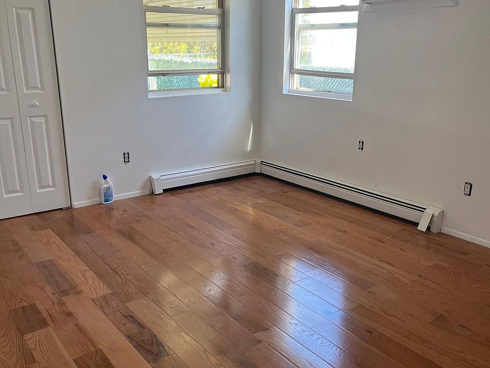 1st image of 36 Parsons Blvd #4