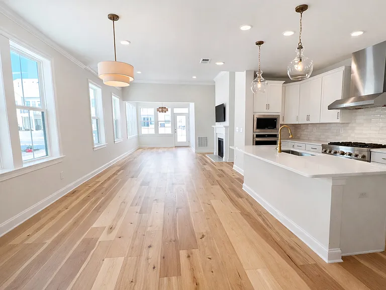 18 Whitaker Ln — Photo 8