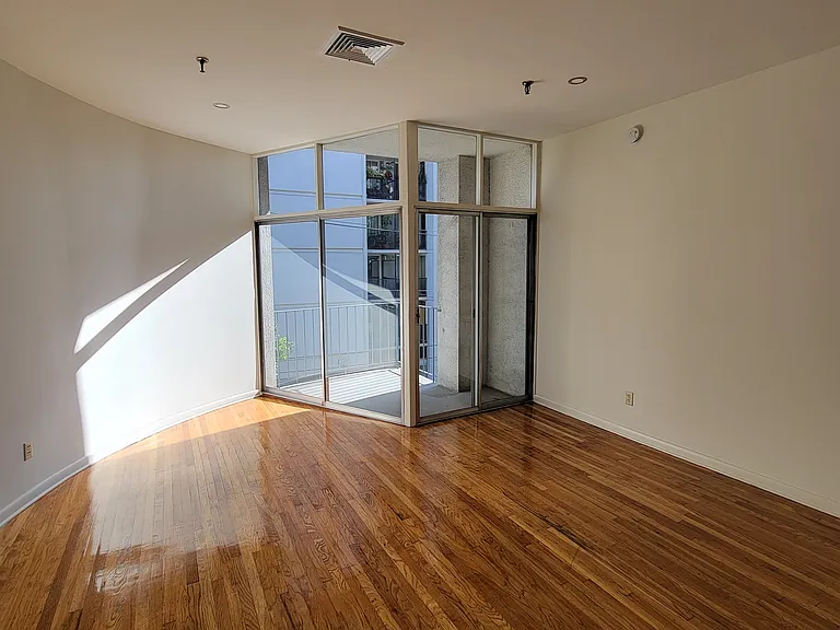 428 S 13th St #204 — Photo 5