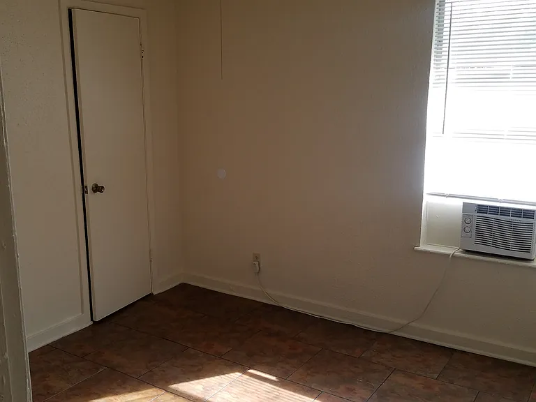 600 Monticello Ct #3 — Photo 8