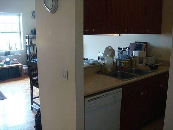 4th image of 7525 153rd St APT 507