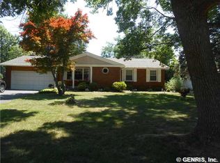 15 Banyan Dr, Rochester, NY 14616