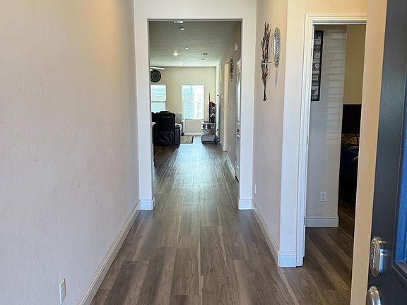 3rd image of 6003 Glen Rose Ave