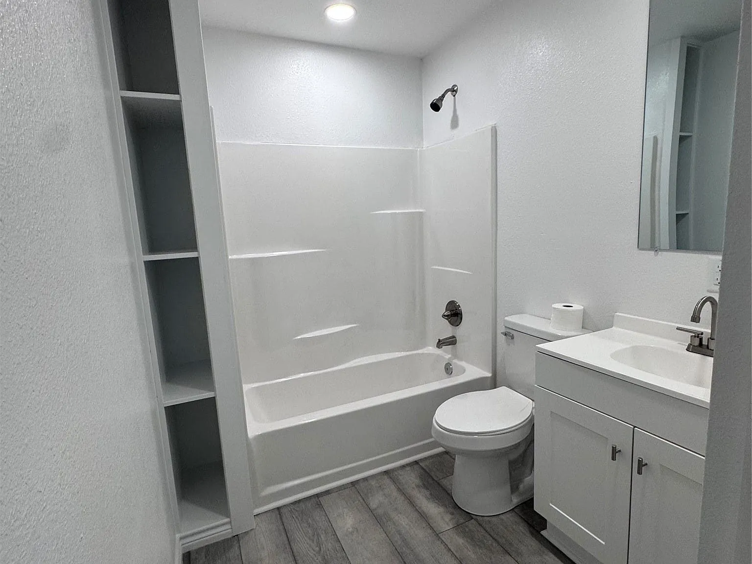 2 bed, 1.0 bath, 960 sqft, $1,450 — Photo 3