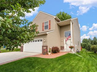 8457 Savanna Oaks Ln, Woodbury, MN 55125