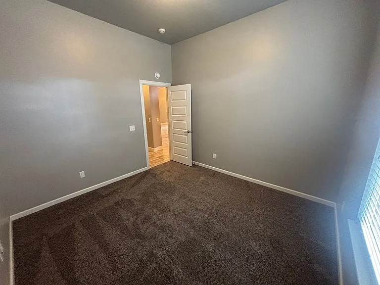 6608 Bentley Dr — Photo 15