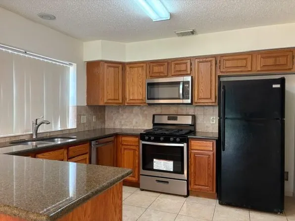 2234 Mill Creek Dr, Sugar Land, TX 77478