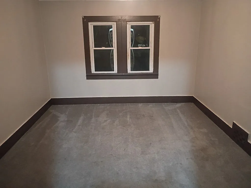 2 bed, 900 sqft, $1,050 — Photo 1
