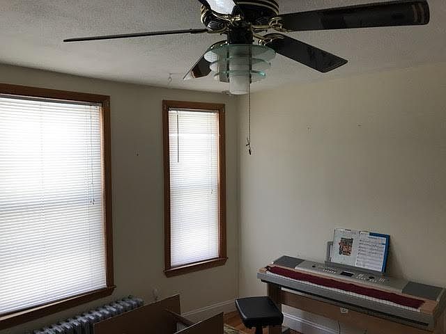 2nd image of 905 Saratoga St #3MA