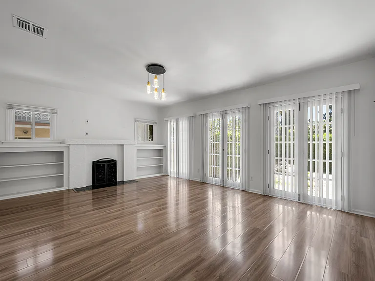 1030 N Spaulding Ave #1030 — Photo 6