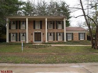 272 Glen Hollow Dr, Chesterfield, MO 63017