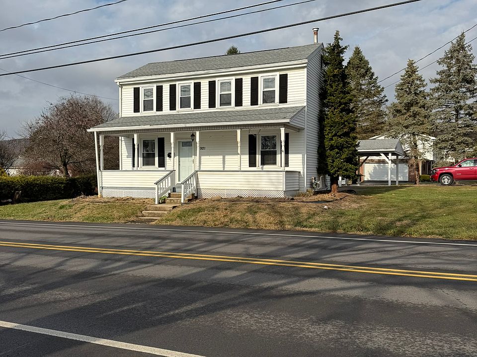 Front of house facing Bloom Road.