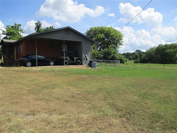 3rd image of 1516 Highway 282