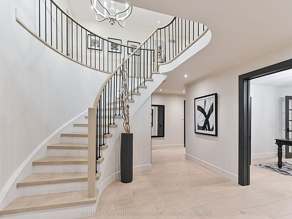 4th image of 23 Hill Farm Rd