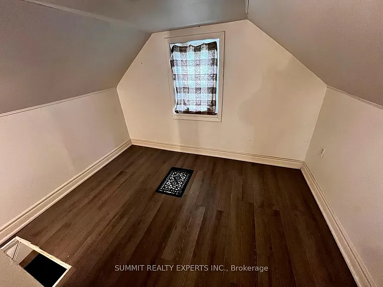 2798 Dingman Dr — Photo 12
