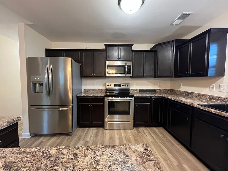 310 Landon Ln — Photo 29