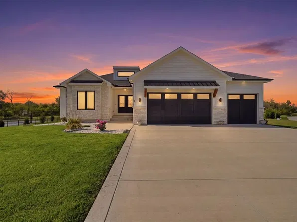 1 S Buffalo Ridge Ct, Lake Winnebago, MO 64034