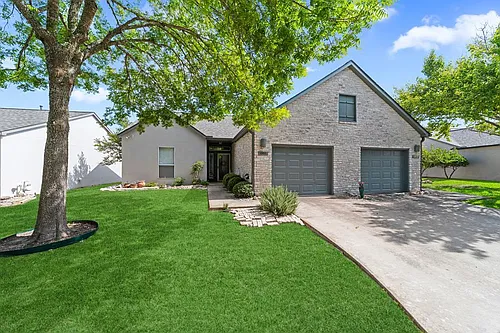 1008 Edinburgh Dr Photo 1