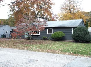 51 Torrington Dr, Warwick, RI 02889