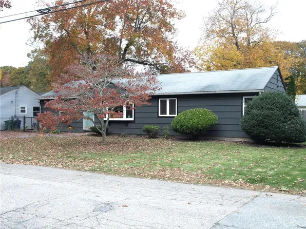 51 Torrington Dr, Warwick, RI 02889