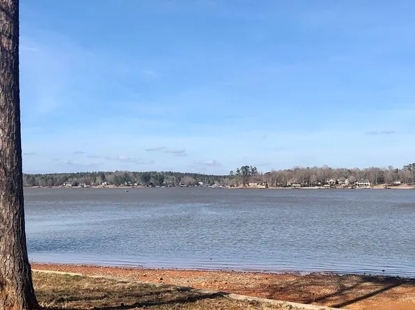 408 Commonwealth Dr, Ninety Six, SC 29666