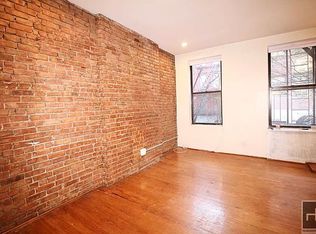 251 W 18th St #2B, New York, NY 10011
