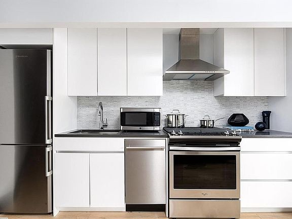 2nd image of 504 Myrtle Ave APT 2N
