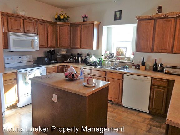 5th image of 1416 Meadowbrooke Ln