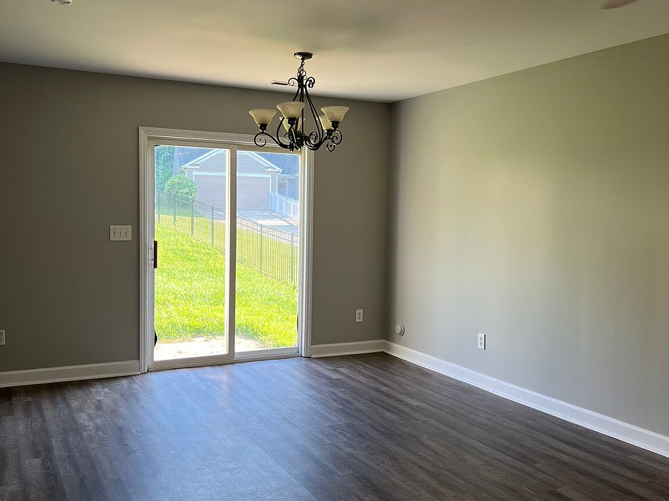 2nd image of 588 Lakeside Valley Dr