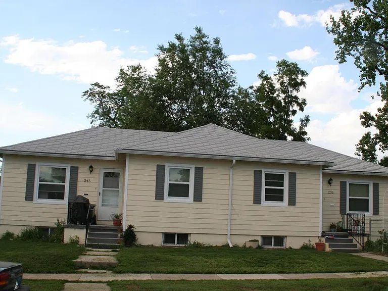 245 W Cornell Ave — Photo 2