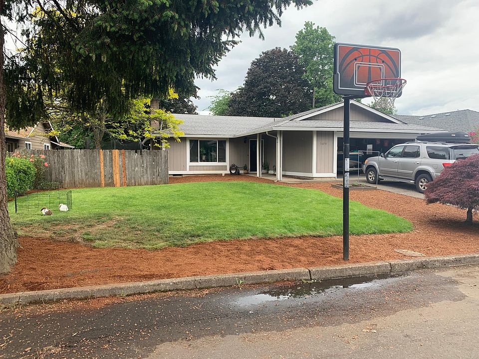 1st image of 1604 SE 141st Ave