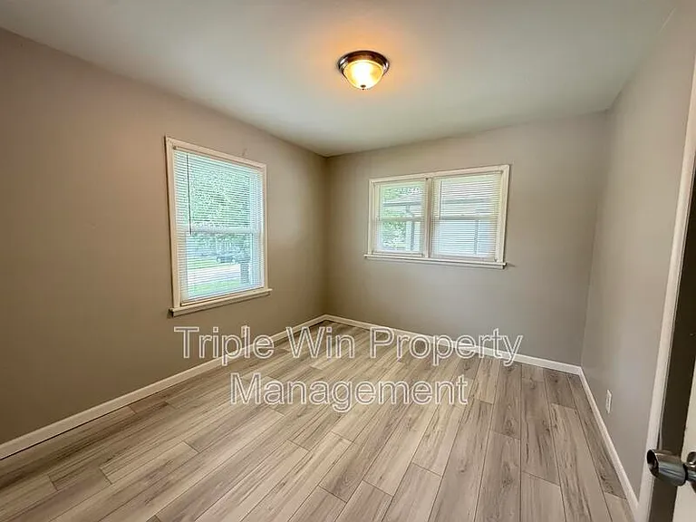 9739 Balboa Dr — Photo 13