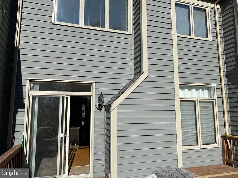 55 Taverngreen Ct — Photo 33