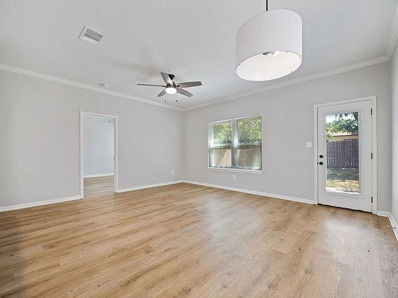 5th image of 521 Clearfield Dr