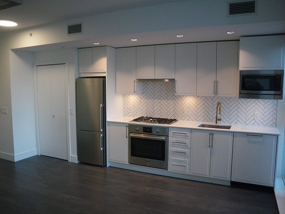 1st image of 2435 Kingsway #316