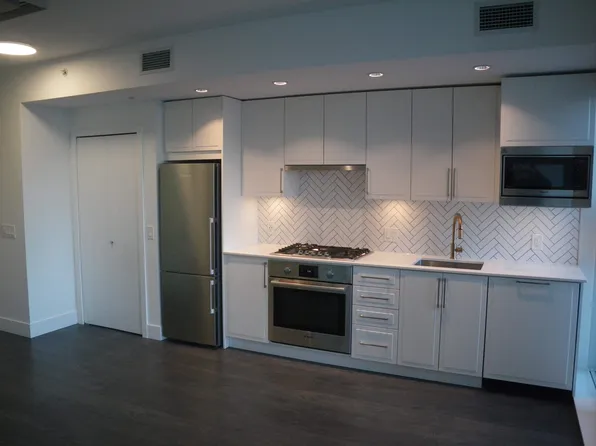 2435 Kingsway #316, Vancouver, BC V5R 5G8