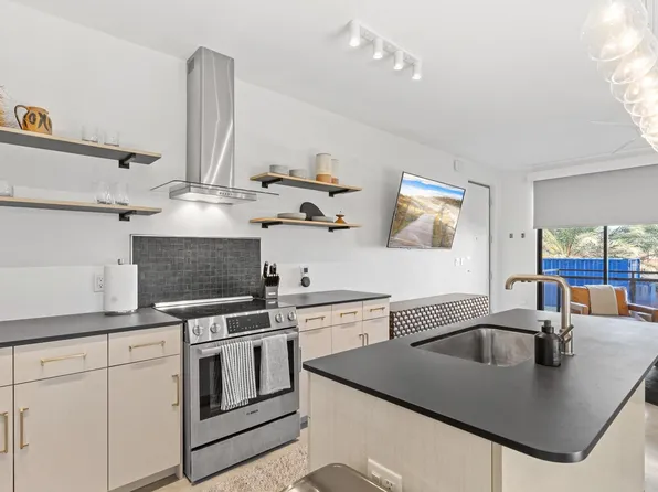 510 All Saints St #302, Tallahassee, FL 32301