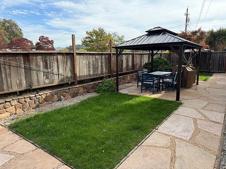 840 Idylberry Rd — Photo 10