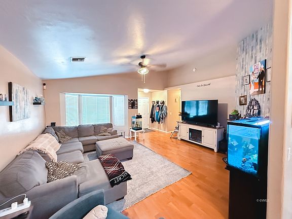 4th image of 620 W 24th St