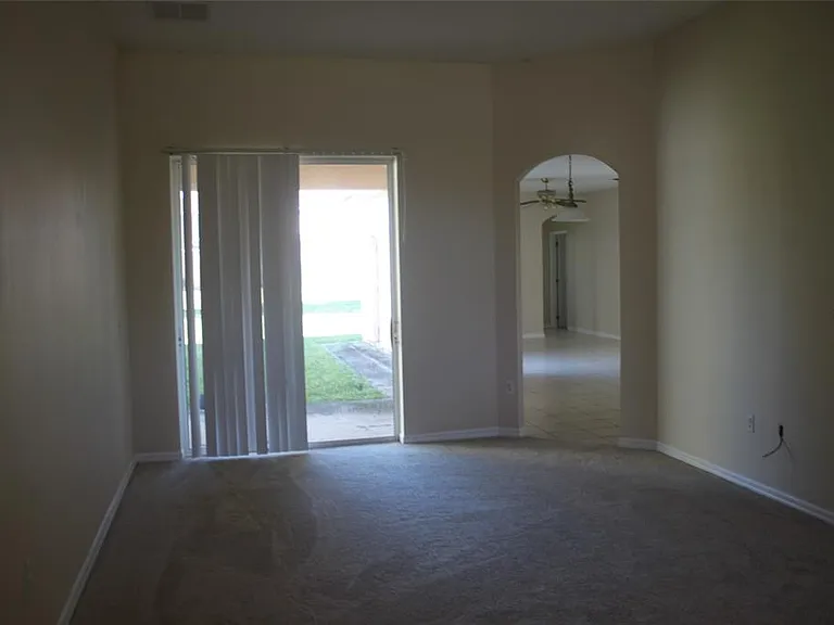 4352 Fox Glen Loop — Photo 3