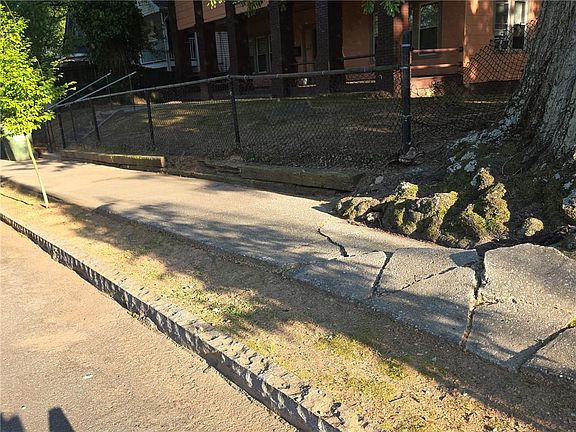 4th image of 1138 Sells Ave SW