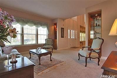 2nd image of 708 Lake Front Dr